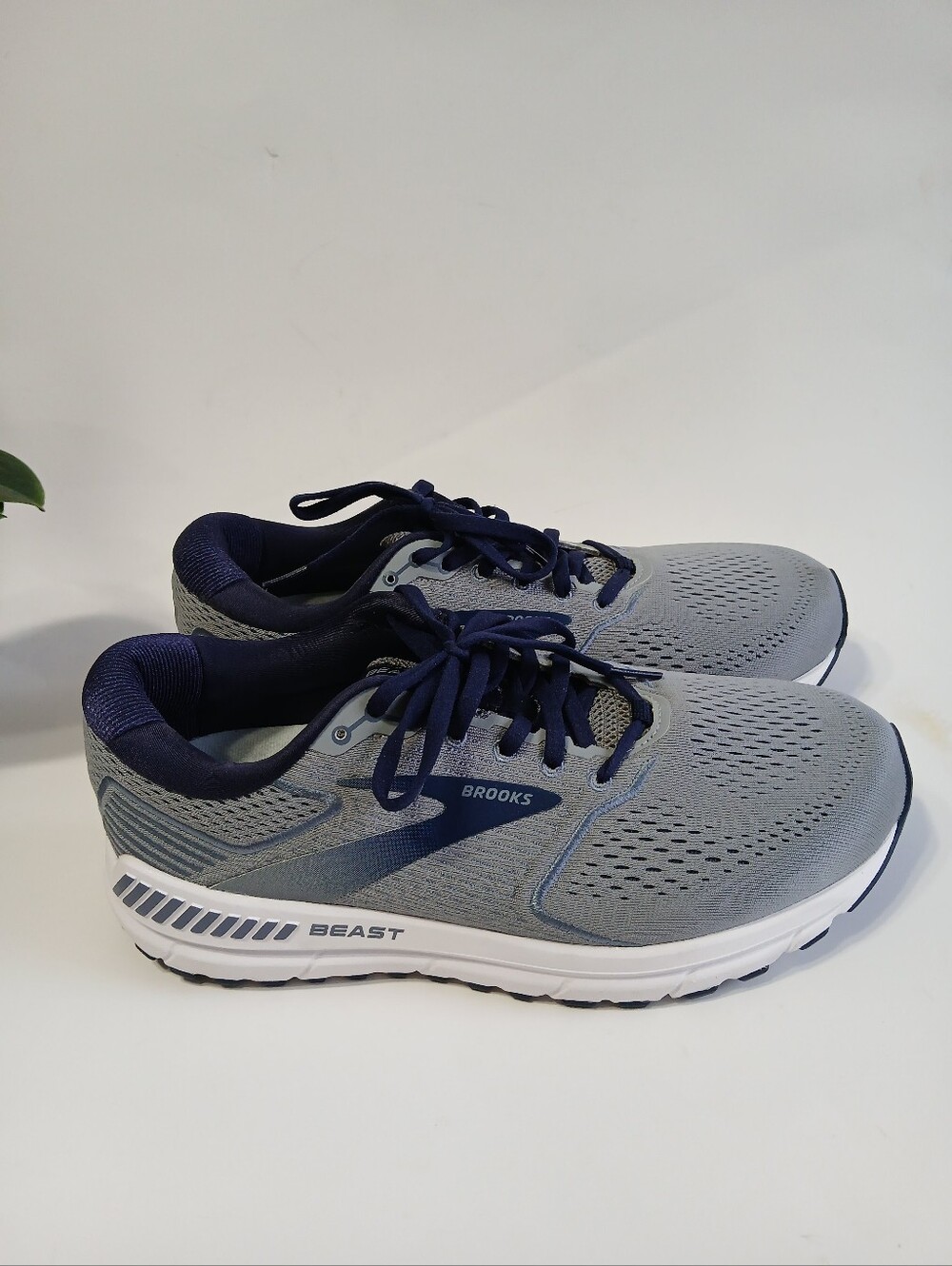 Brooks Beast Men's Running Shoes - Gray & Navy
